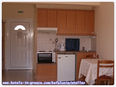 NTALLAS ROOMS TO RENT, Photo 6